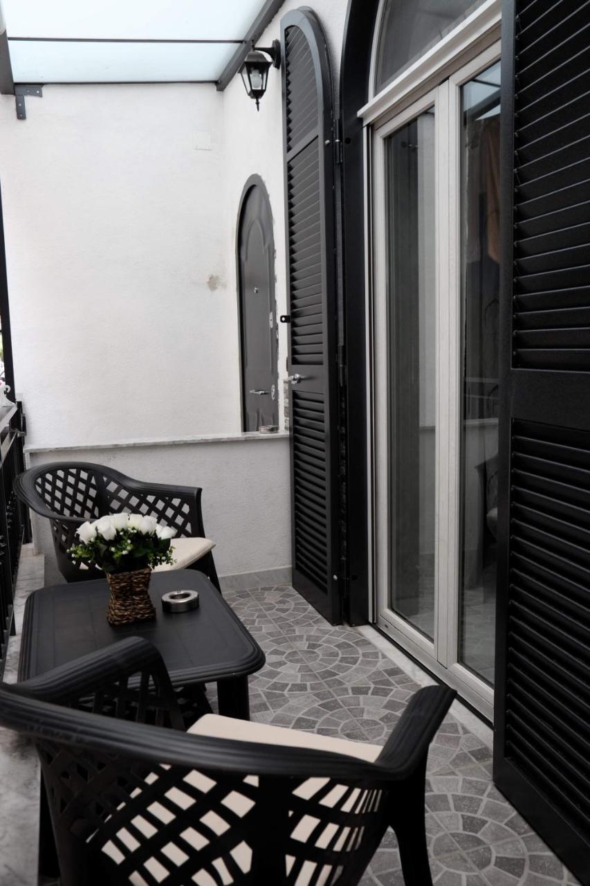 Sannazzaro 70 * Neapel